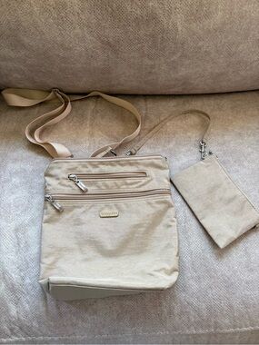 Baggallini Neutral Beige Crossbody with Detachable Wristlet